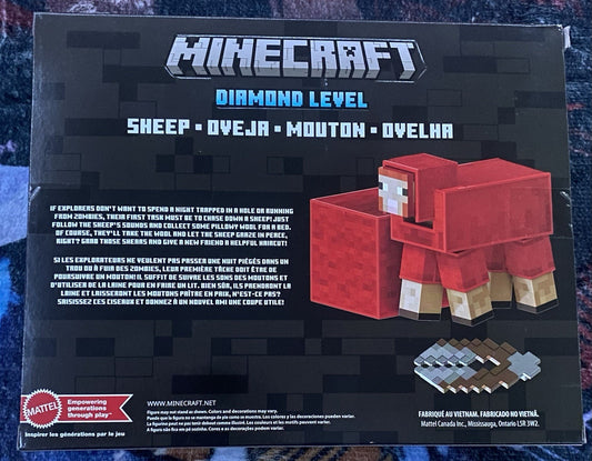 Mattel Minecraft Diamond Level Sheep Action Figure with 3 Accessories, 5.5-inch