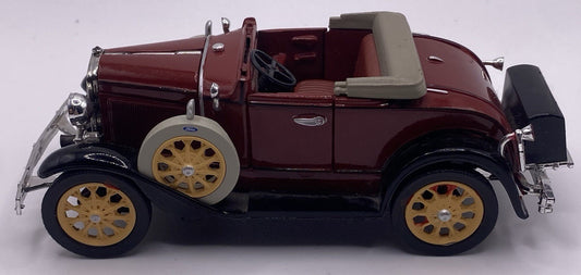 1931 Ford Model A 1:32 scale die cast collectible. Pre-owned. Missing Windshield