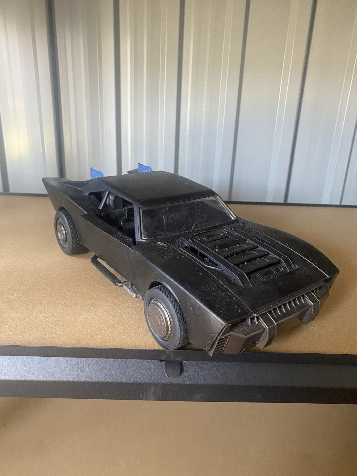 Spin Master DC Comics The Batman Figure Batmobile Matte Black, Lights And Sounds