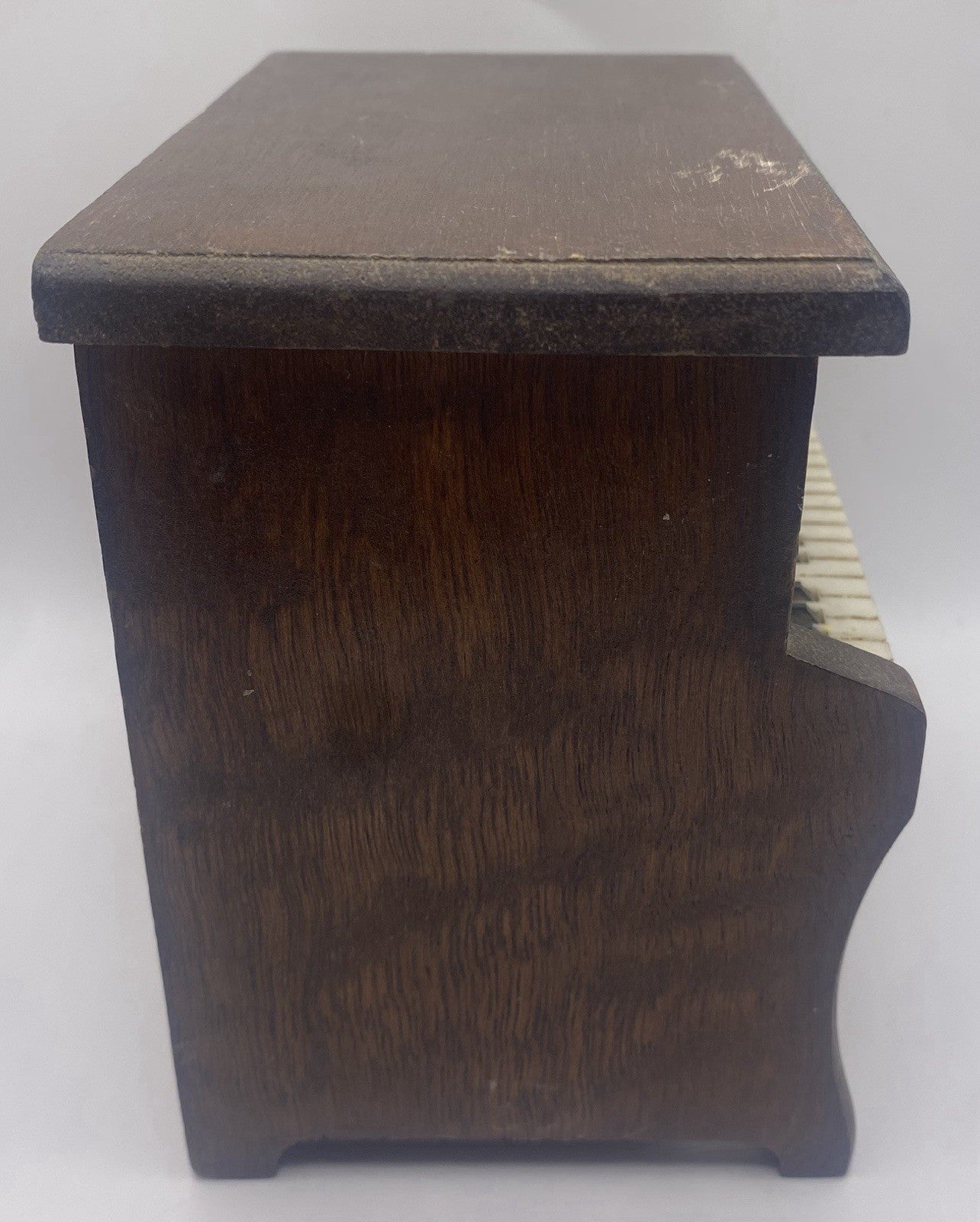 Vintage wooden piano coated set of 4 coaster’s inside a piano shaped box