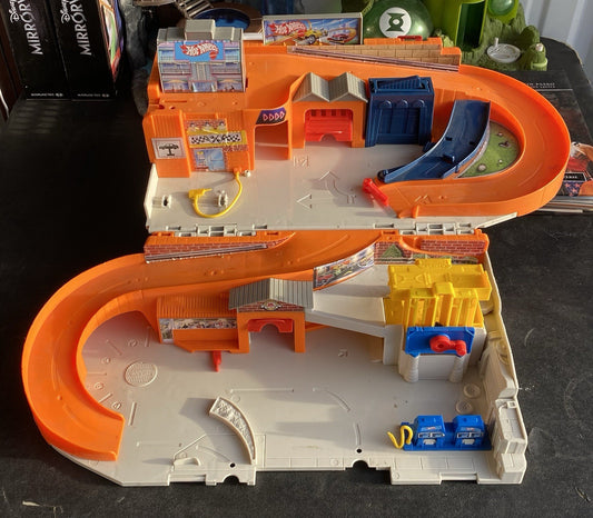 Hot Wheels Child Vehicle Playsets Retro Style Orange 