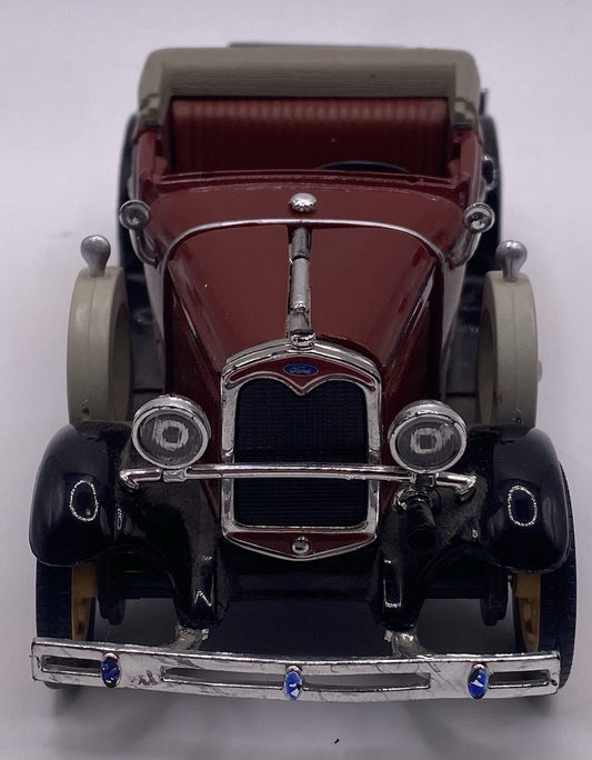 1931 Ford Model A 1:32 scale die cast collectible. Pre-owned. Missing Windshield