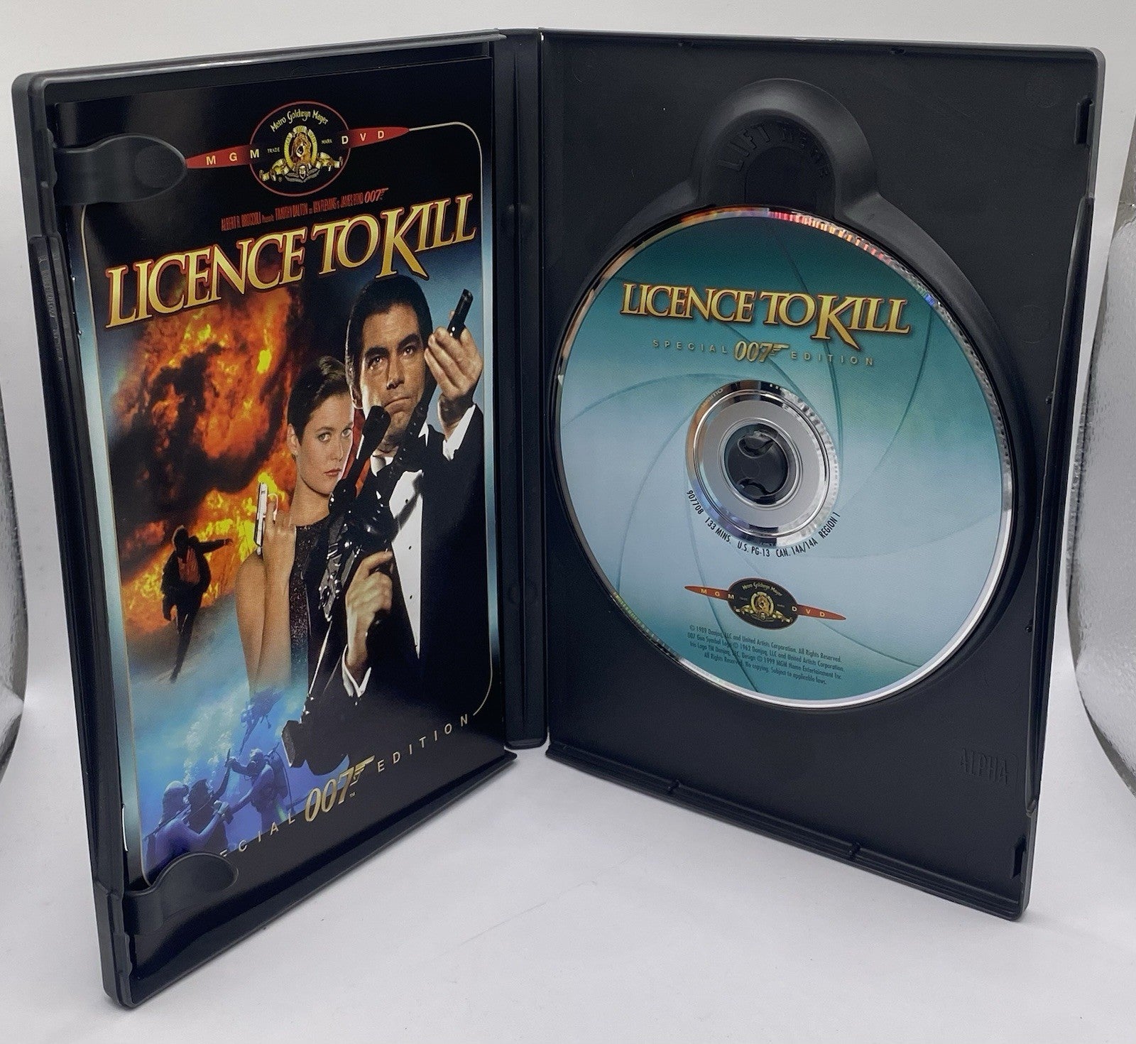 James Bond Collection 007 Gift Set  Vol. 1 DVD, 1999, 7-Disc Set, DISCONTINUED