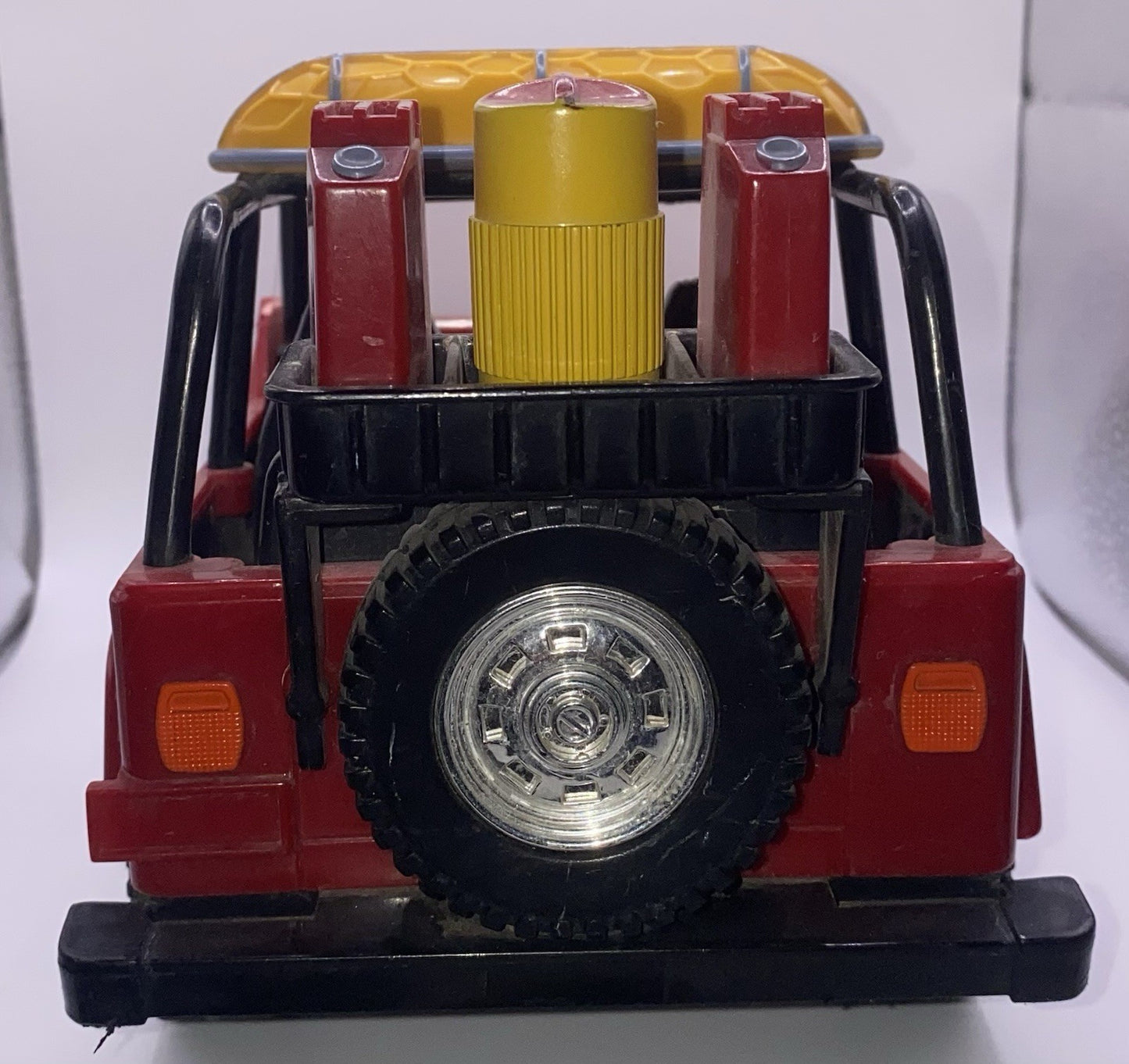 Tonka Jeep Wrangler Rescue 2001 Red w/ Sound. Works Just Scratch A Little Bit !