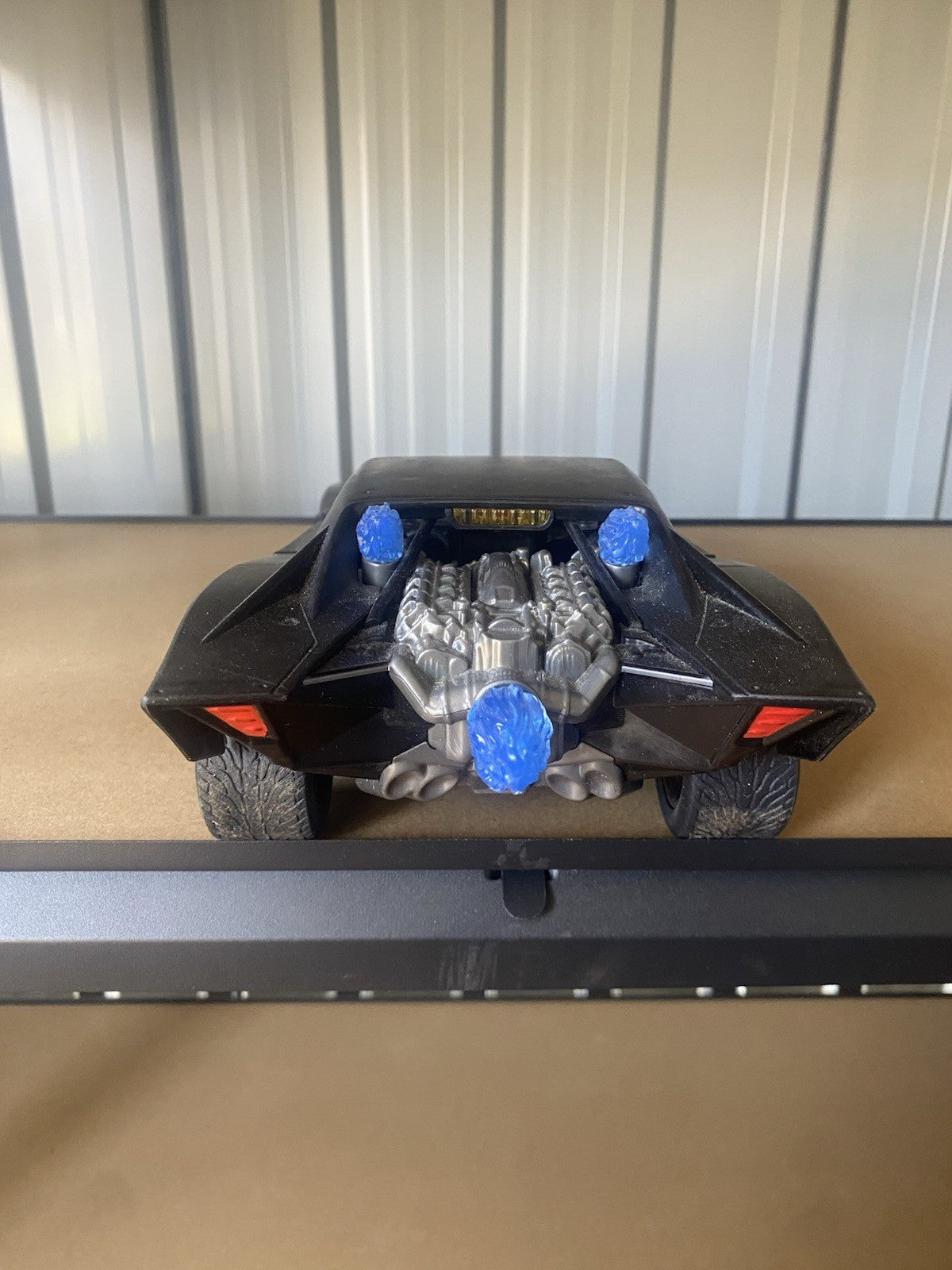 Spin Master DC Comics The Batman Figure Batmobile Matte Black, Lights And Sounds