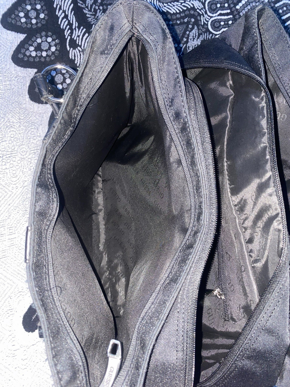 GUESS PURSE With A lot of Compartment