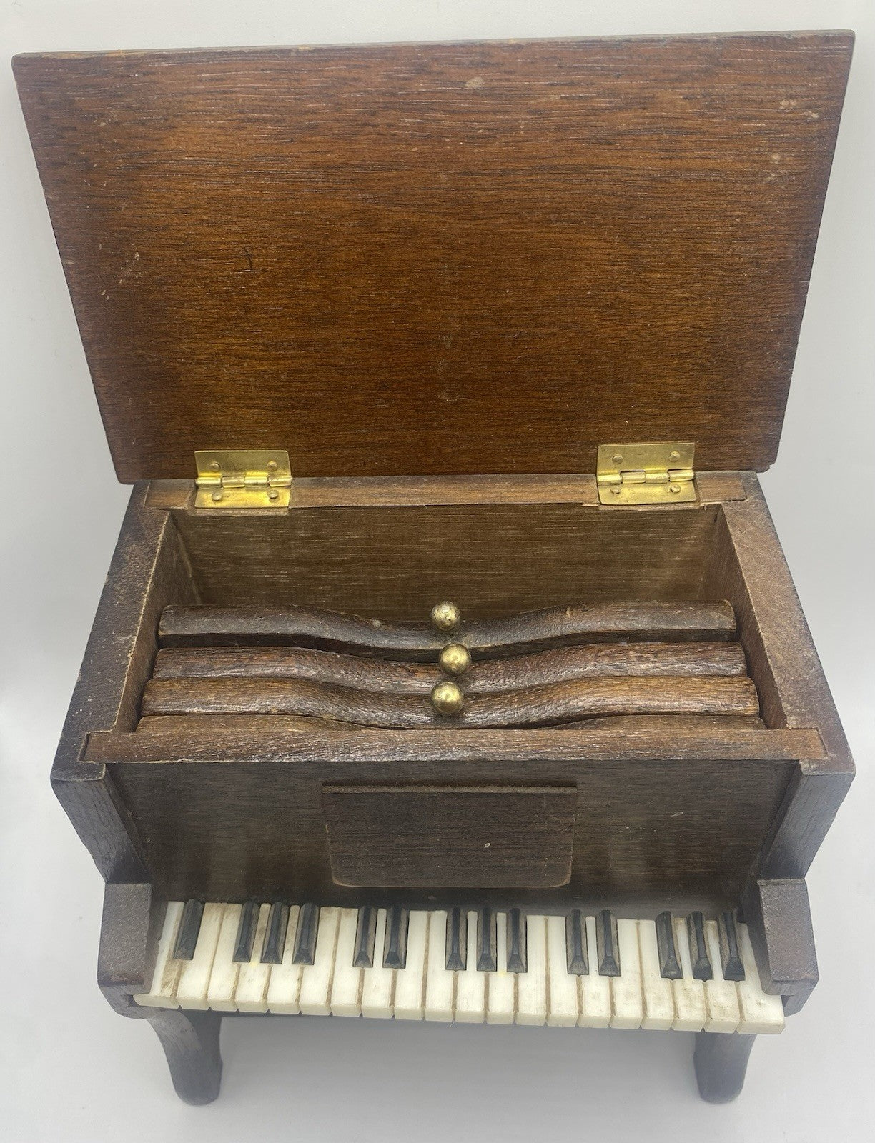 Vintage wooden piano coated set of 4 coaster’s inside a piano shaped box