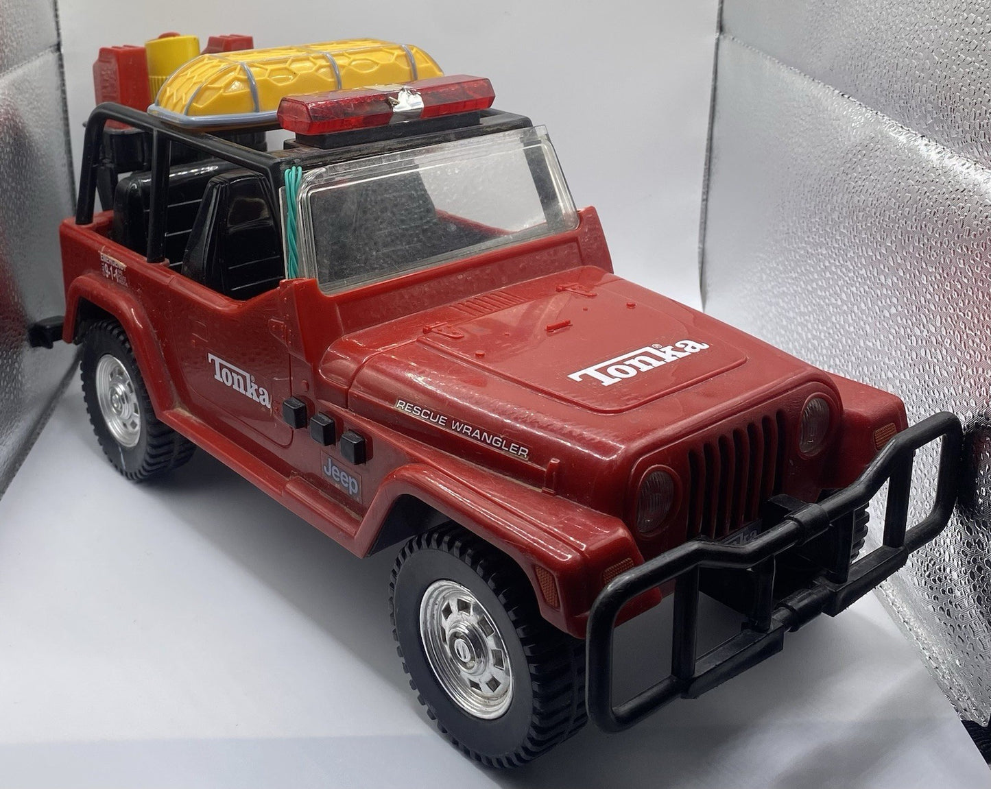 Tonka Jeep Wrangler Rescue 2001 Red w/ Sound. Works Just Scratch A Little Bit !