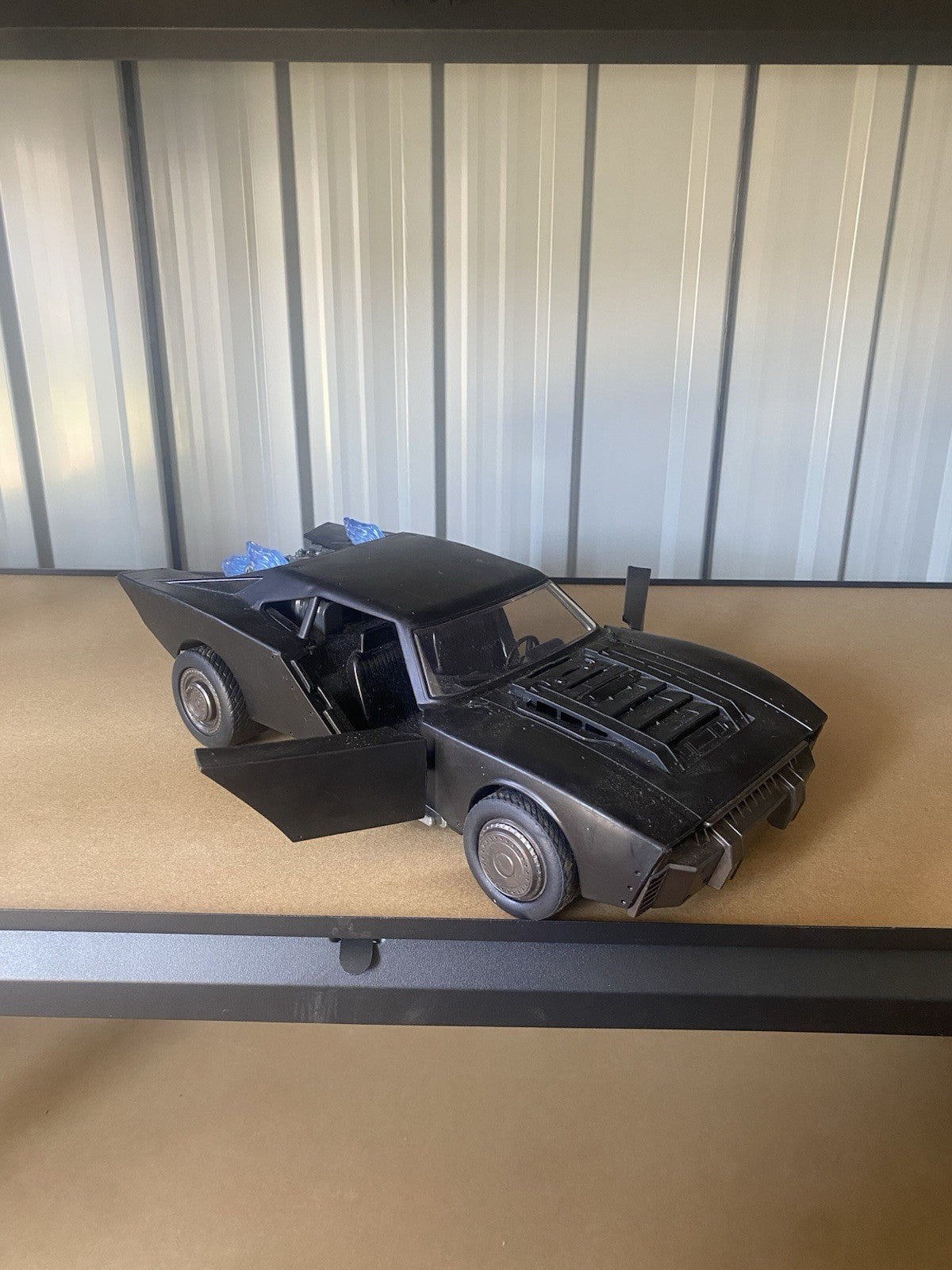 Spin Master DC Comics The Batman Figure Batmobile Matte Black, Lights And Sounds