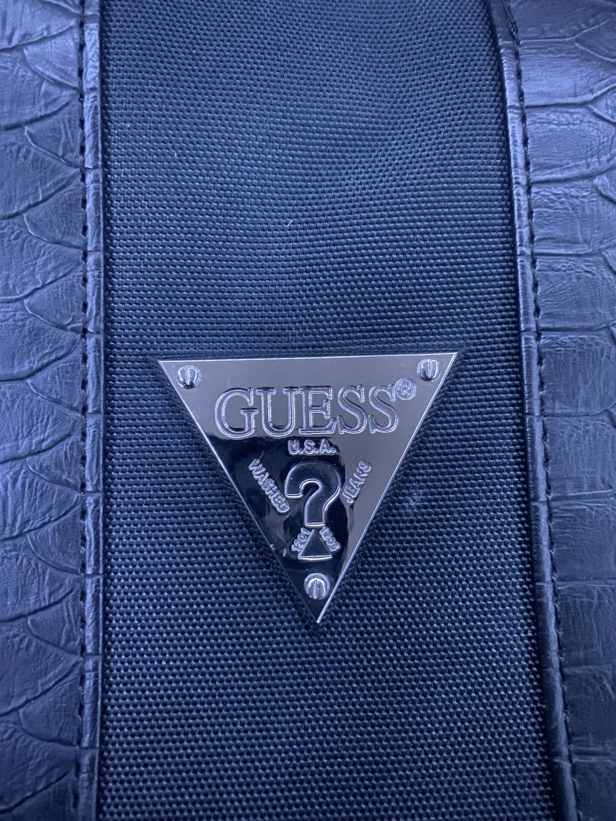 GUESS PURSE With A lot of Compartment
