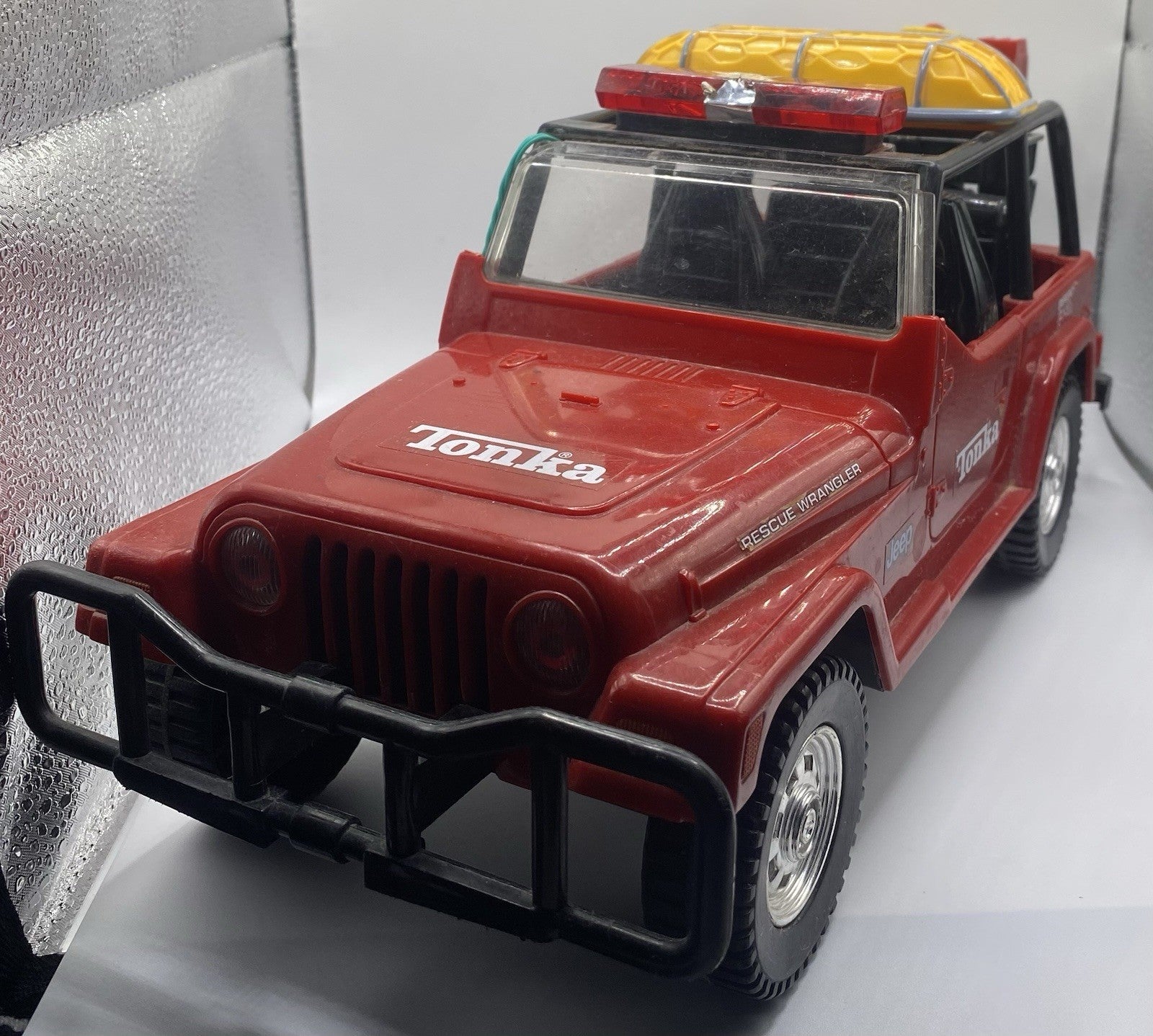 Tonka Jeep Wrangler Rescue 2001 Red w/ Sound. Works Just Scratch A Little Bit !