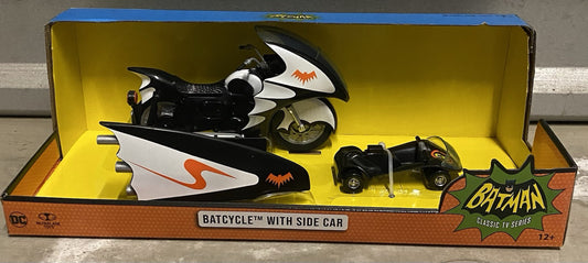 McFarlane Toys DC Retro: Batcycle with Side Car (MCF15709)