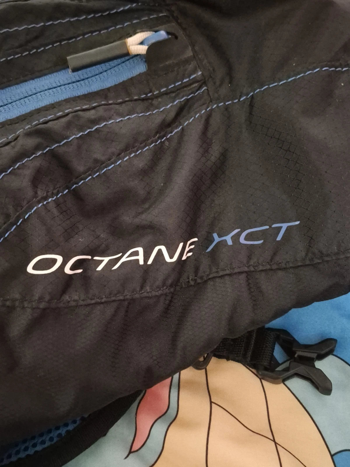 Camelbak Octane XCT Hydration Backpack, 3 litres (Black/Skydiver)