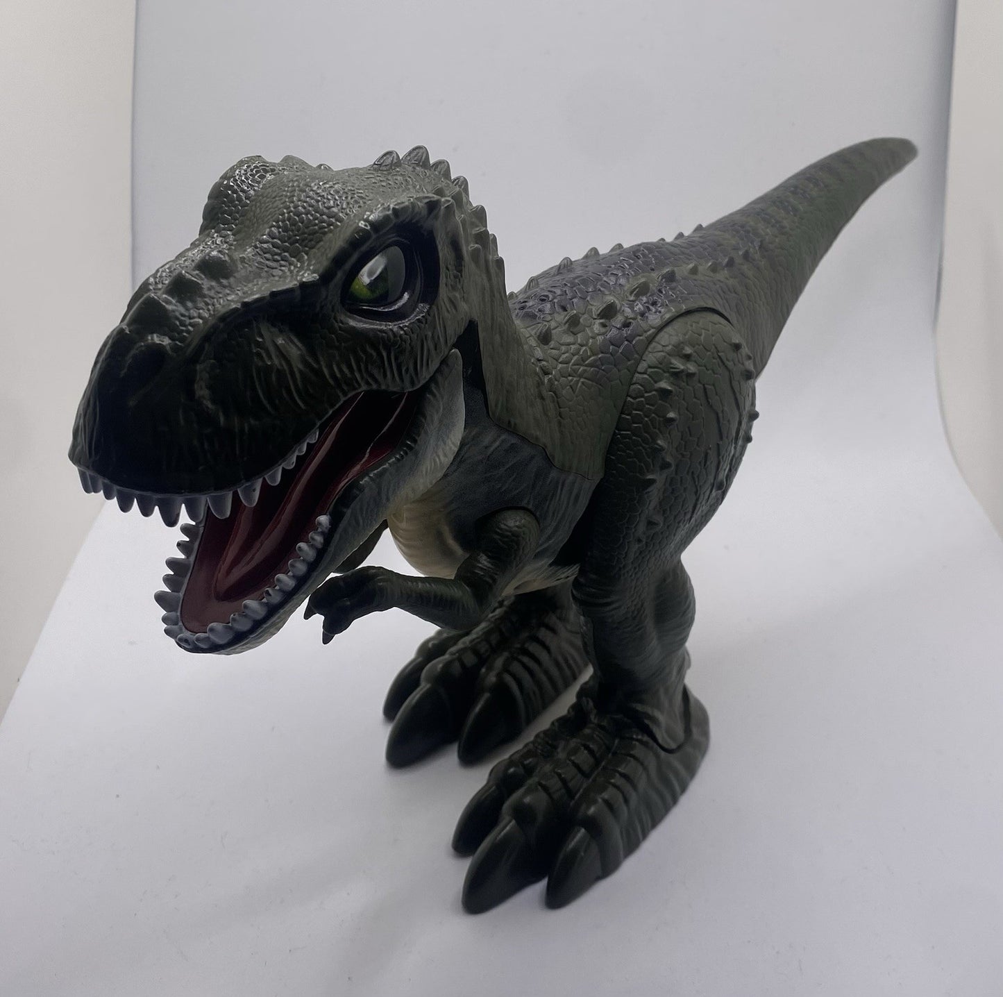 Robo Alive Robotic Battery Powered Walking Talking T-Rex Dinosaur Figure Zuru 12