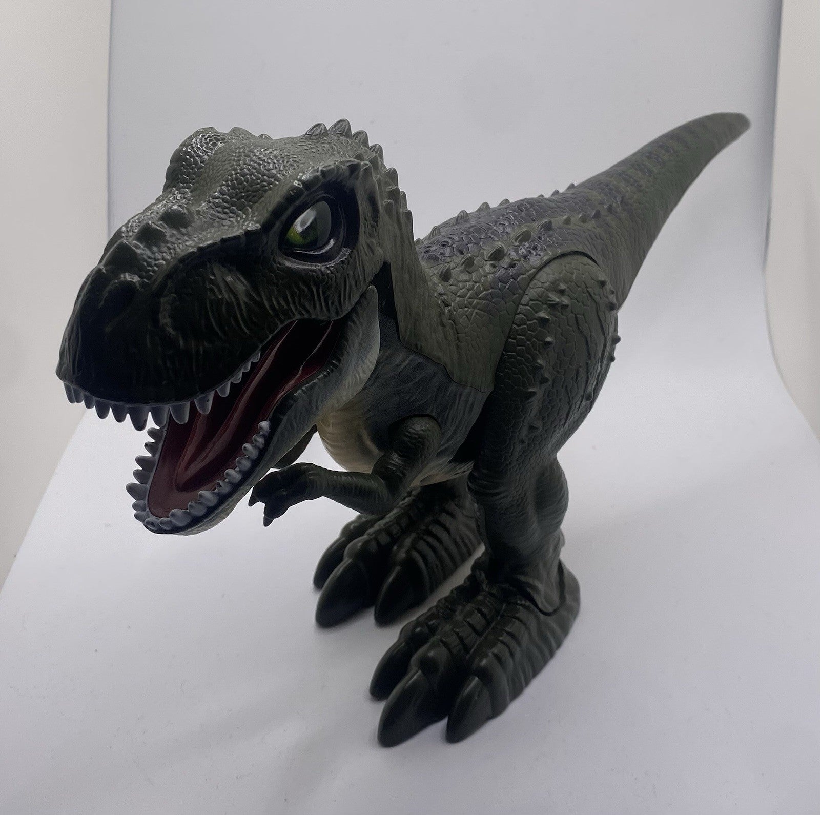 Robo Alive Robotic Battery Powered Walking Talking T-Rex Dinosaur Figure Zuru 12