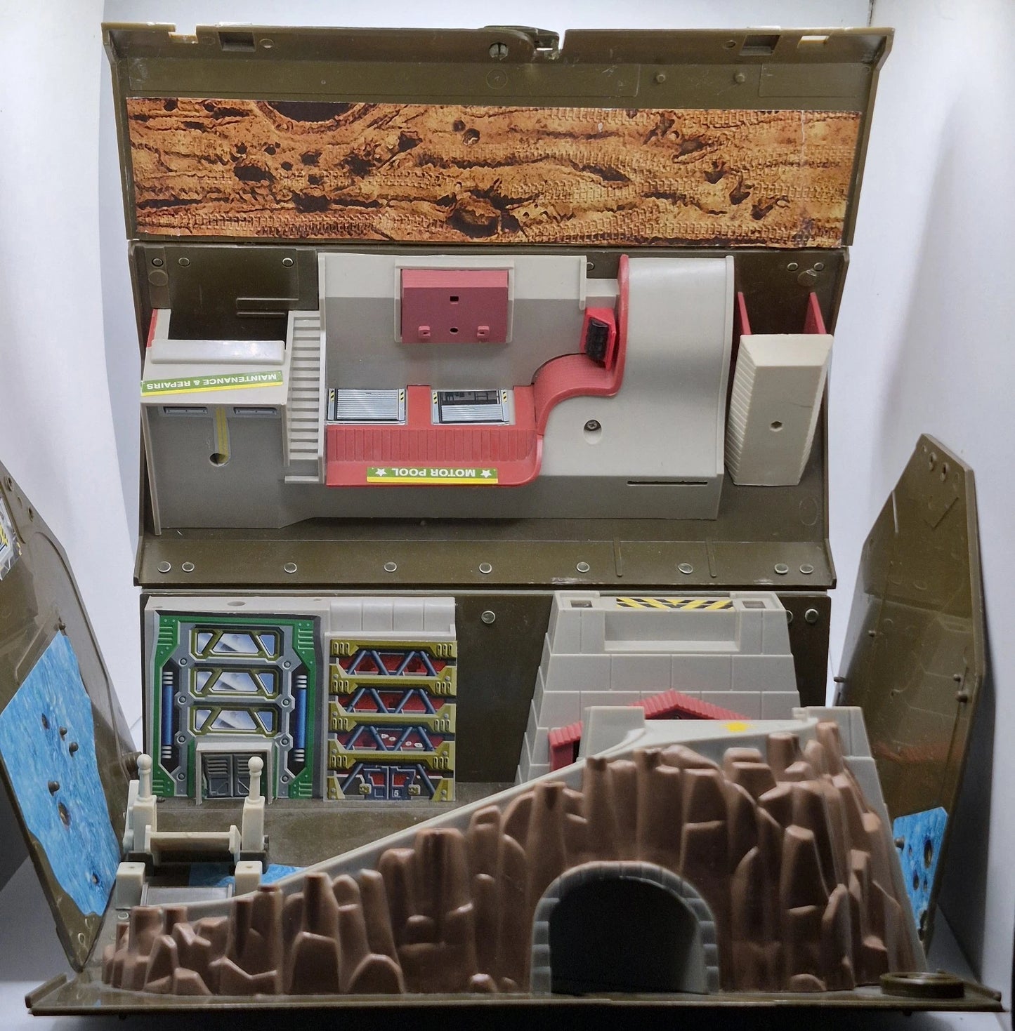 1988 Vtg Micro Machines Military Tool Box Playset